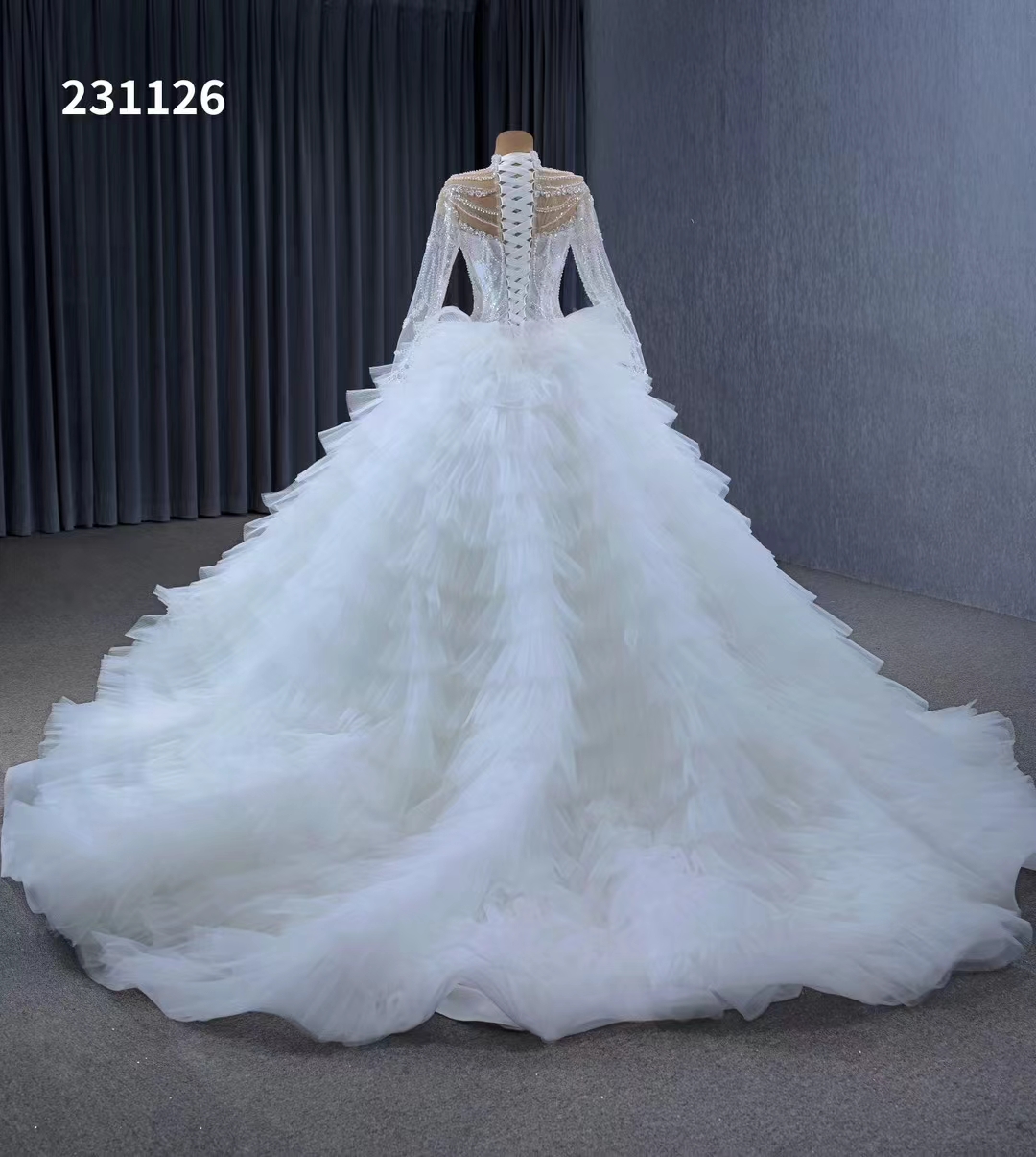 Elegantes Brautkleid für die Hochzeit, Ballkleid, langer Schwanz, hoher Ausschnitt, glänzend, SM231126