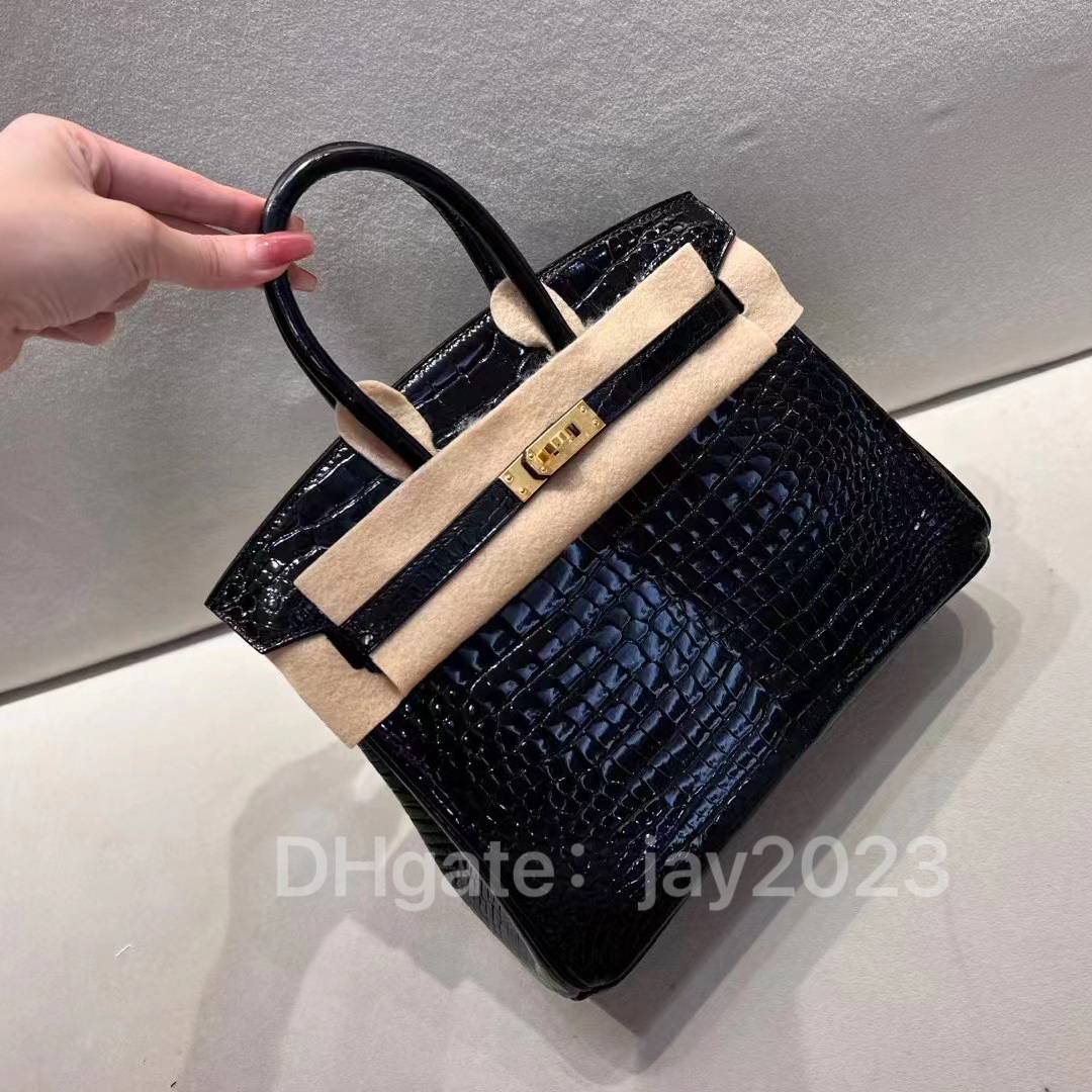 10s Special Handmade Top Shiny Crocodile Skin Tote Bag Luxury Fashion Designer Bag Axelväskor 25 cm den bästa Pour V Bay Crocodile Handheld Women's Bag With Box