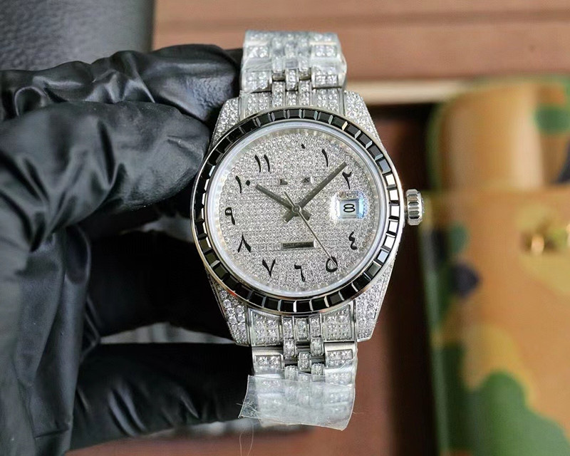 Réussissez le test GRAHip Hop Jewelry Diamond Watch Acier inoxydable Iced Out Bustdown VVS Moissanite Watch