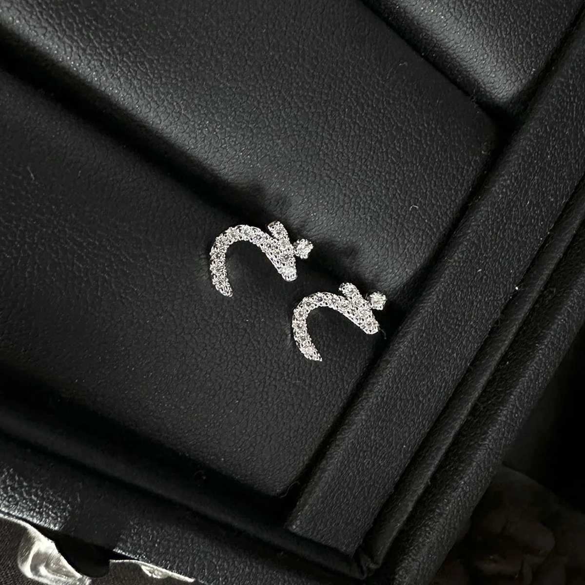 Stud Luxury Arabic alphabet earrings suitable for womens weddings cubic zirconia CZ Dubai bride earrings jewelry accessories E1180 J240226