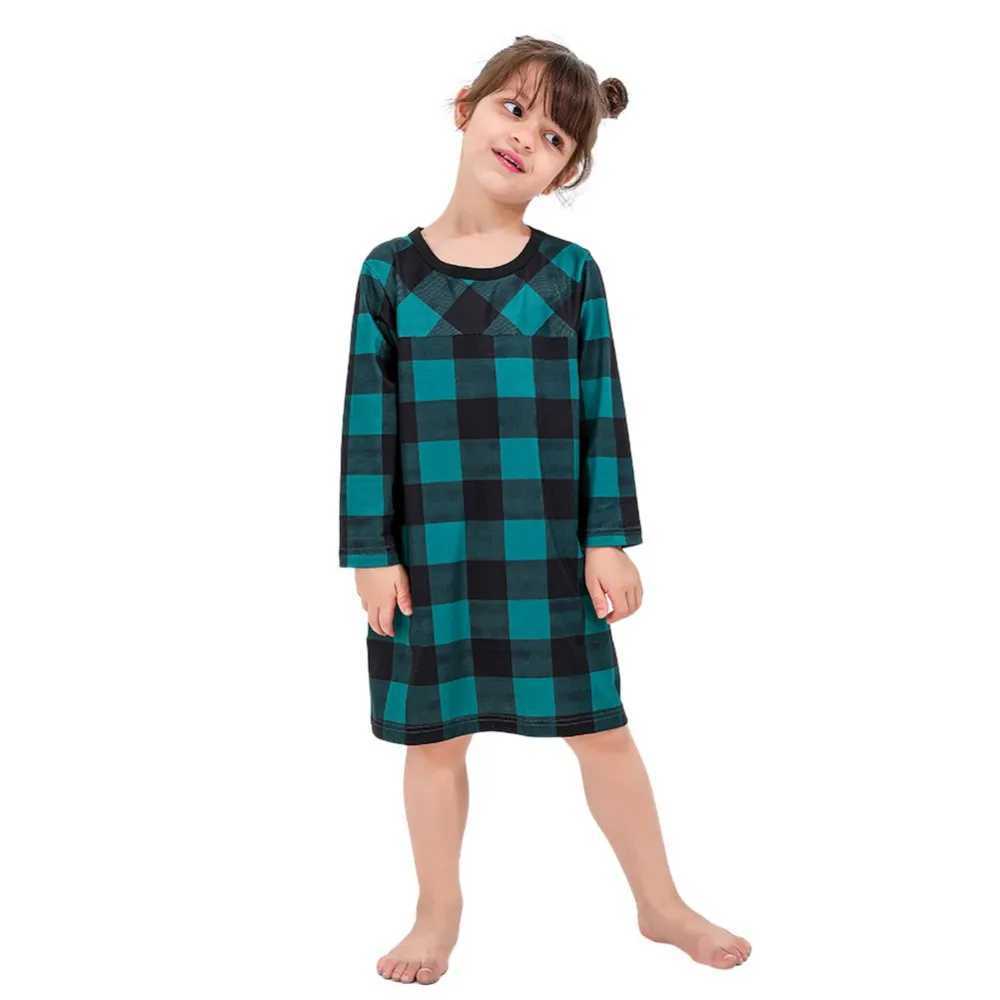 Abiti coordinati la famiglia Plaid verde carino e accogliente Set pigiami natalizi coordinati la famiglia Abiti carini le vacanze i genitori dei bambini