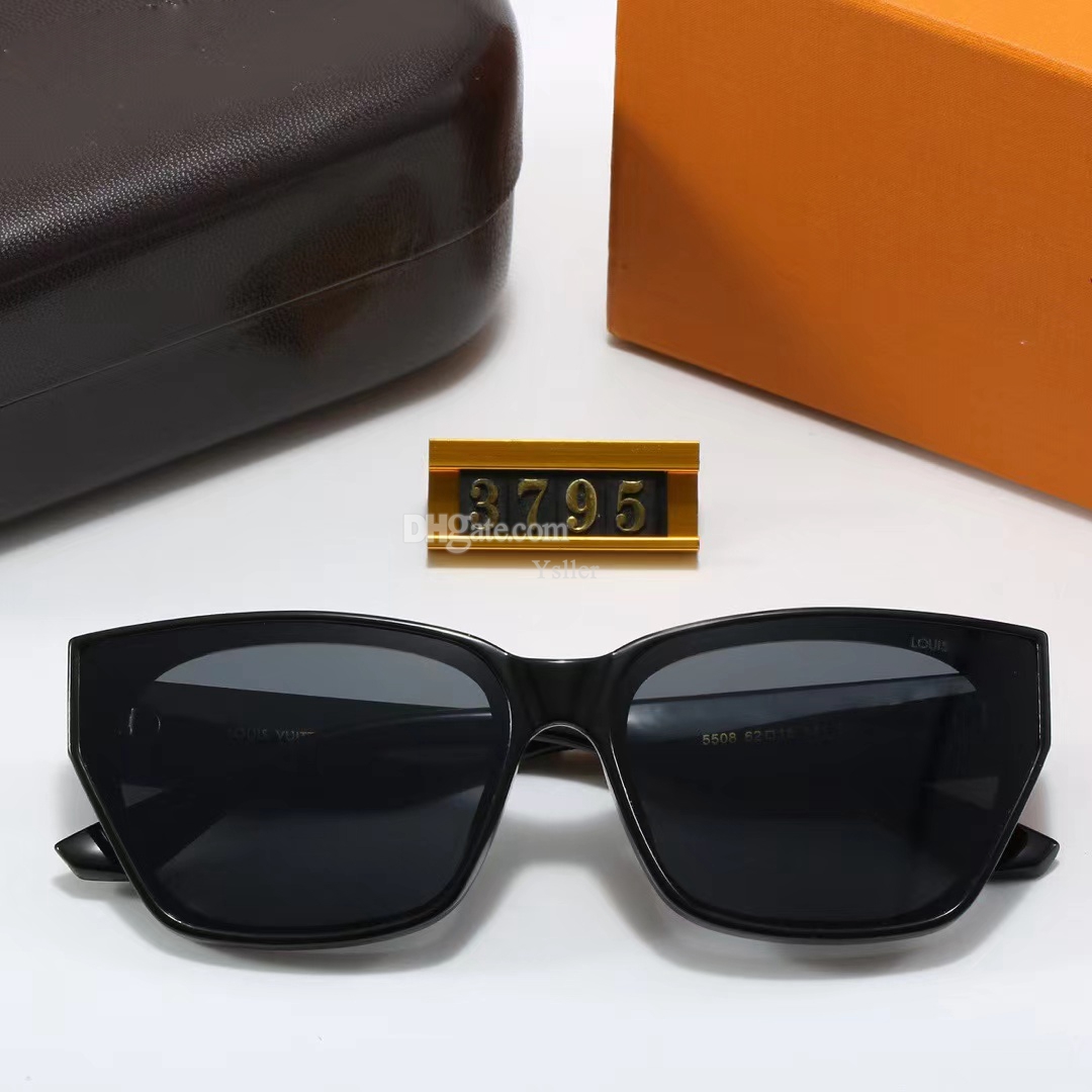 Hot Sunglasses Luxury Designer Sunglasses Men For Women Classics Beach Shading UV protection Glasses With Box