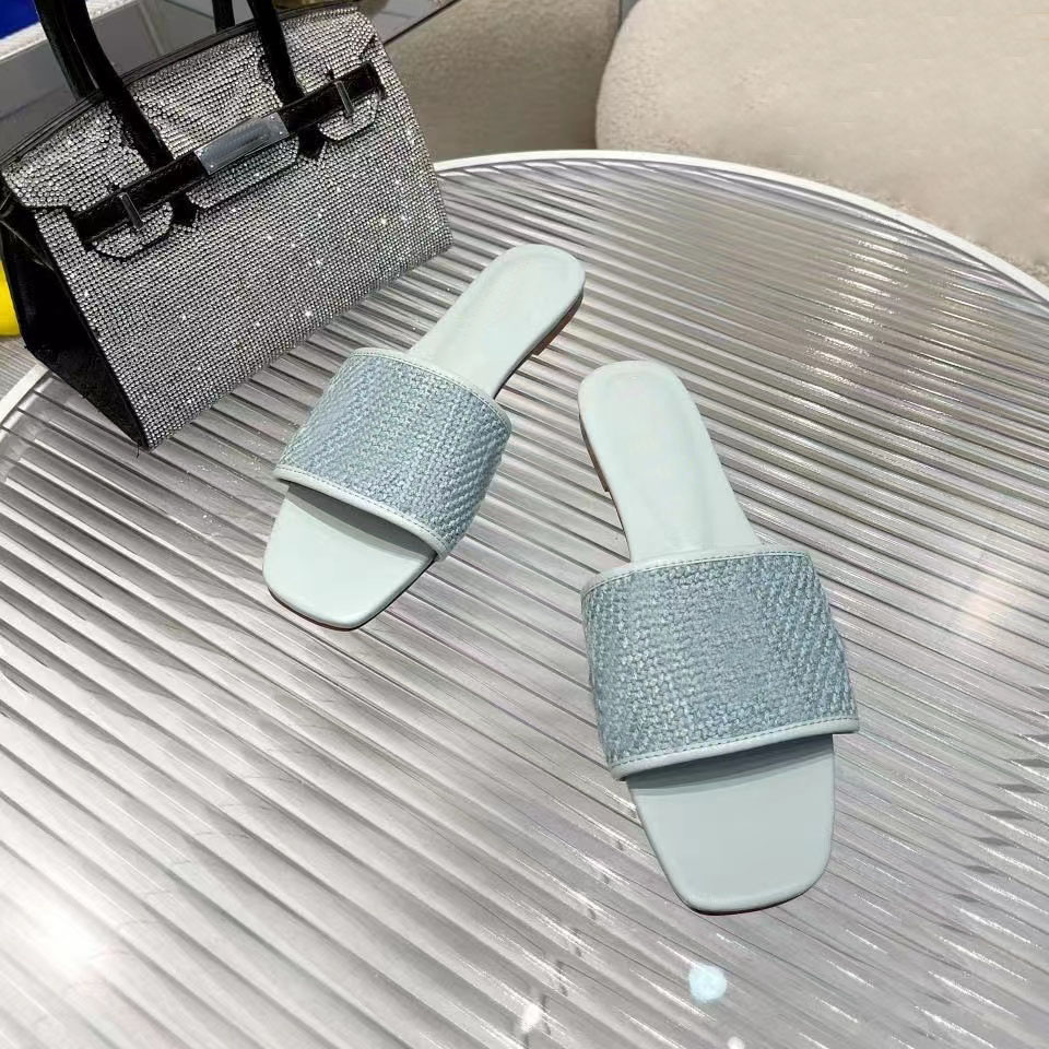 Tasarımcı Sandalet Kadınlar İçin Ünlü Slaytlar Sandale Kadınlar Düz Slide Terlik Kaydırıcıları Ayakkabı Alt Flip Flops Sıradan Plaj Sandal Deri En Kalite