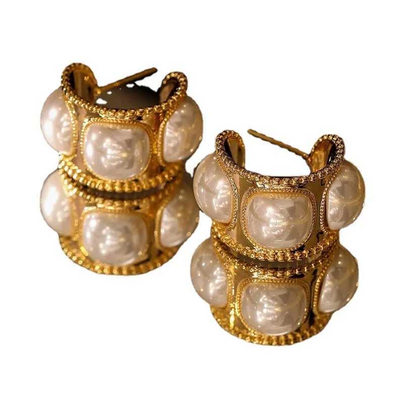 Stud Bilandi Bijoux de mode 925 Aiguille en argent Bague de style élégant avec boucles d'oreilles en perles simulées adaptées aux cadeaux de mariage de fête des femmes J240226