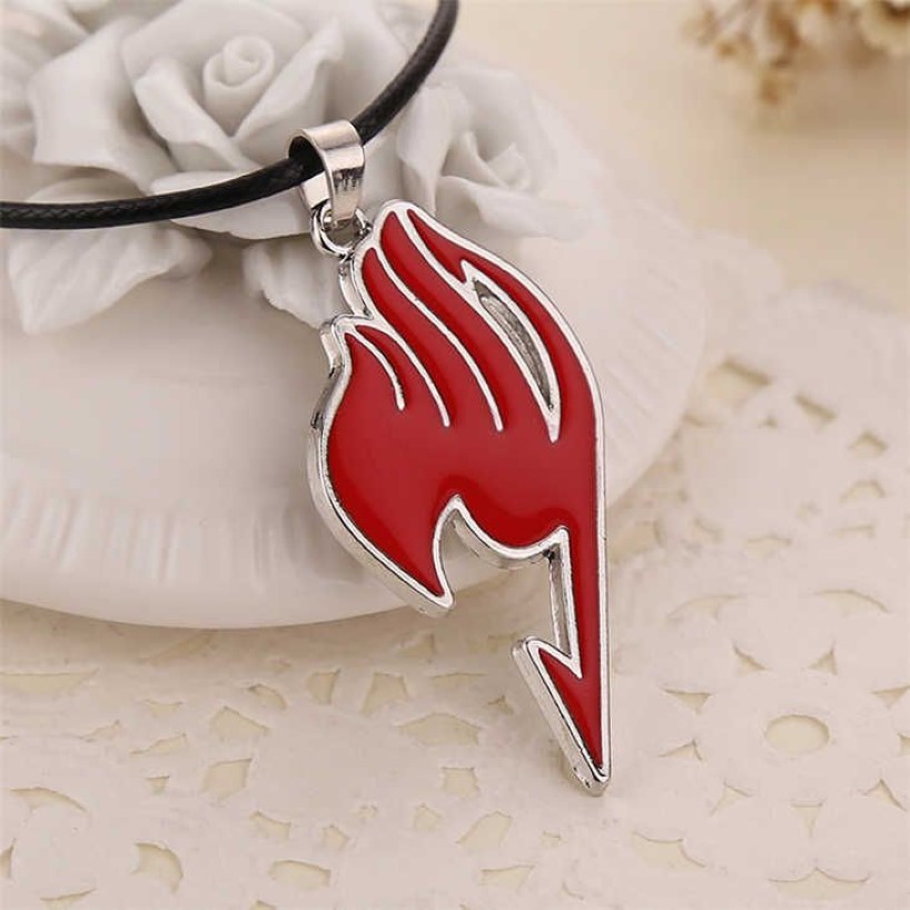 Fairy Tail Colar Guild Tattoo Vermelho Azul Esmalte Pingente Anime Moda Nova Fantasia Jóias Corda De Couro Homens Mulheres Inteiras X0707301W