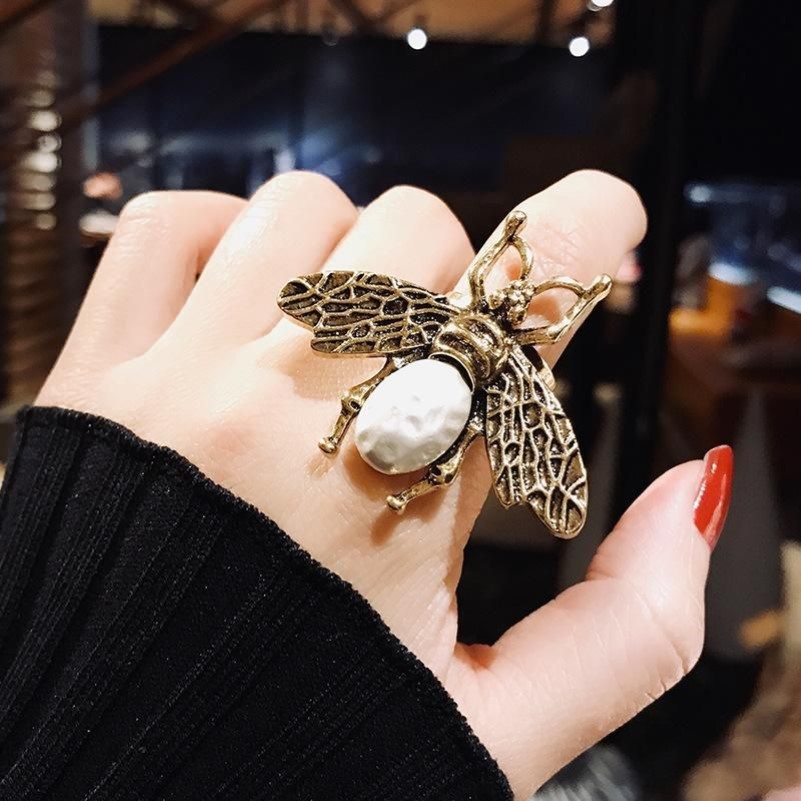 Bröllopsringar Vintage Antik guldinsekt Öppnar Fashion Chic Imitation Pearl Metal Bee Pextfingeruttalande smycken för kvinnor245U