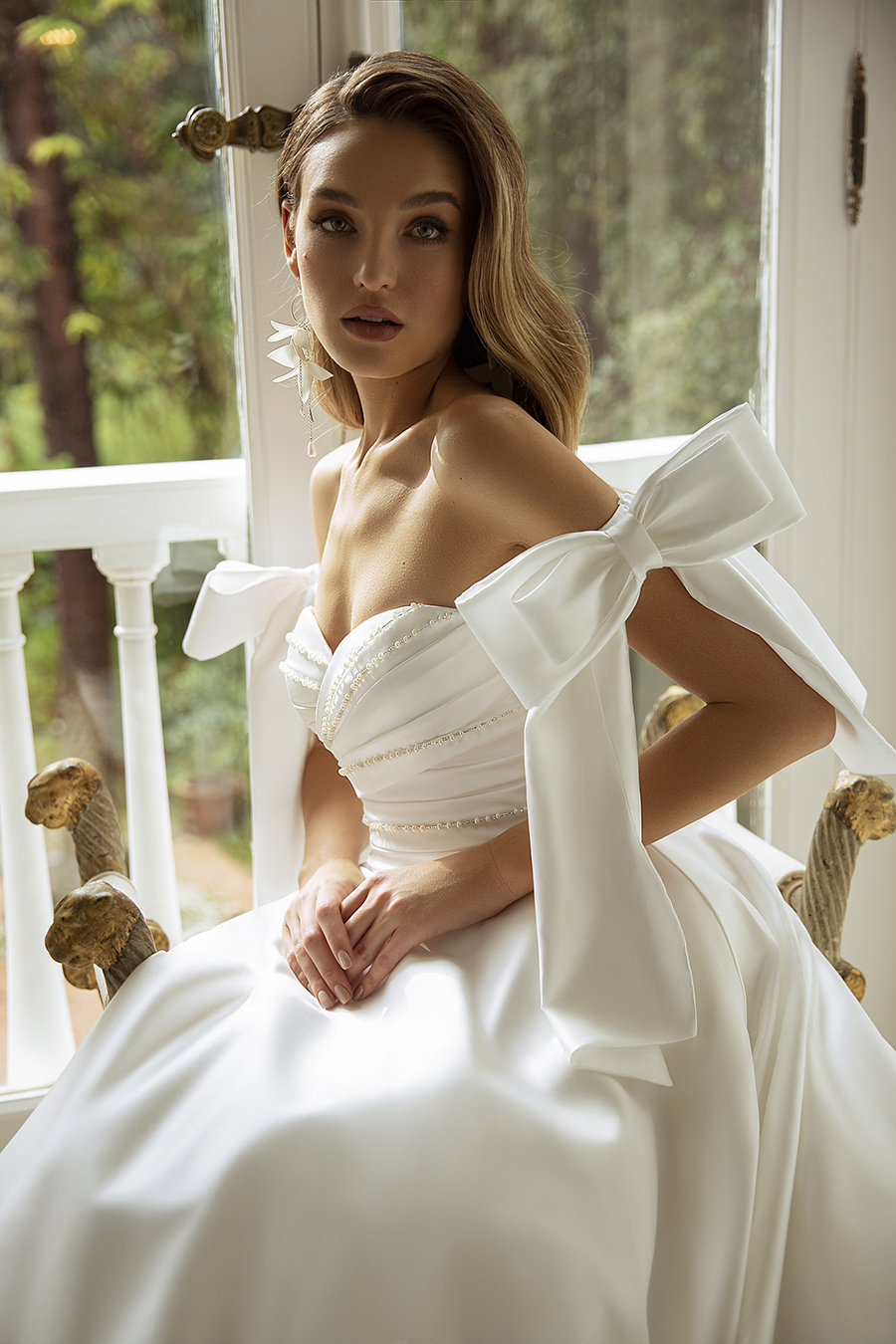 Robes de mariée en Satin simples, ligne A, perles, épaules dénudées, sur mesure, avec nœud, robe de mariée arabe à balayage