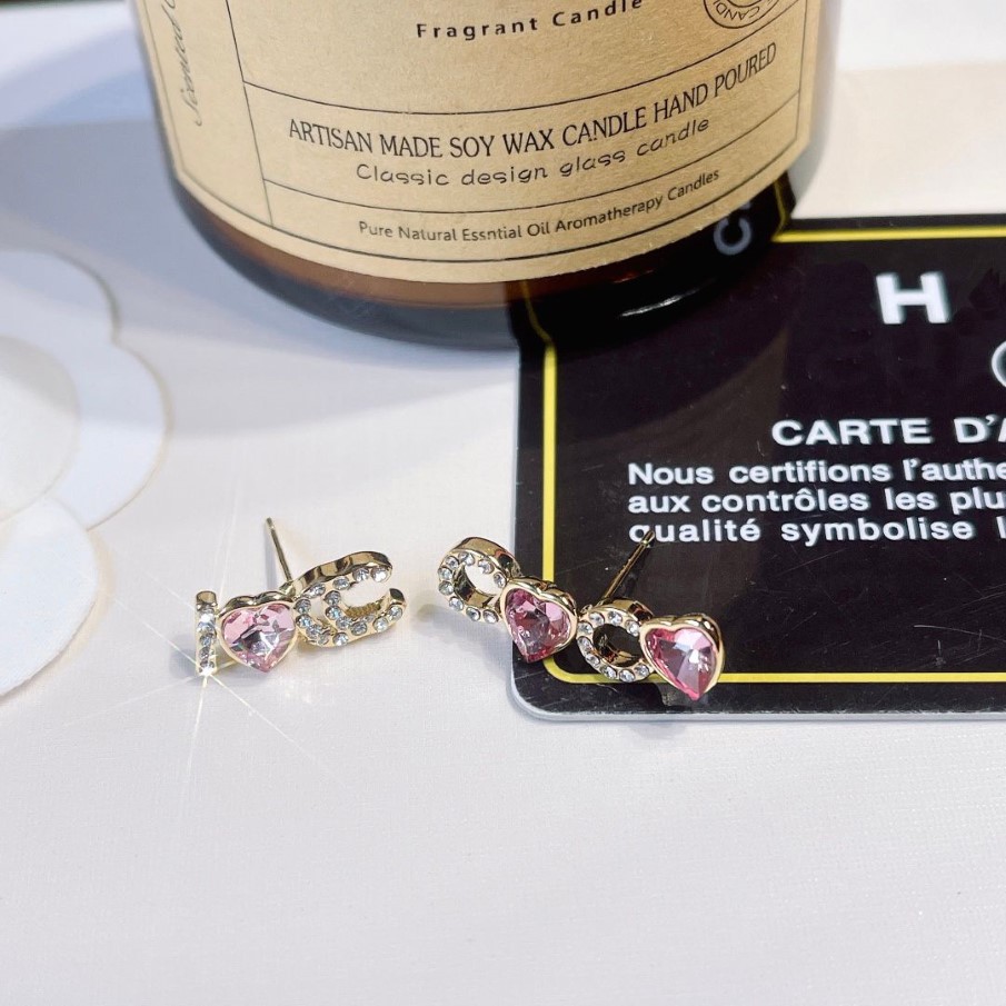 Clássico charme moda rosa brincos de diamante design de luxo carta brincos selecionados premium jóias acessórios presente requintado fami213k