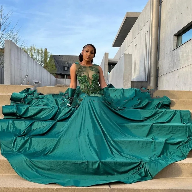 Luxury Green Prom Dresses 2024 Sheer Neck Diamond Mermaid Party Gowns With Gloves See Through Black Girls Vestidos De Gala