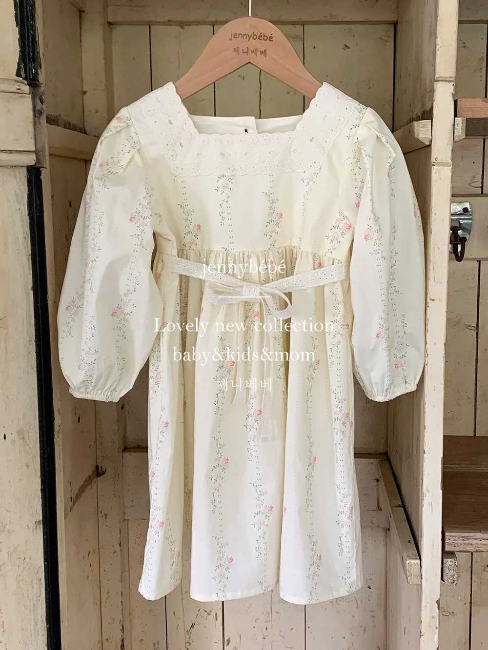 Tenues assorties pour la famille Vêtements assortis pour la famille Été Automne Robe florale Mère Fille à manches longues 100% Coton Robe Femme Robe Bébé Fille Body