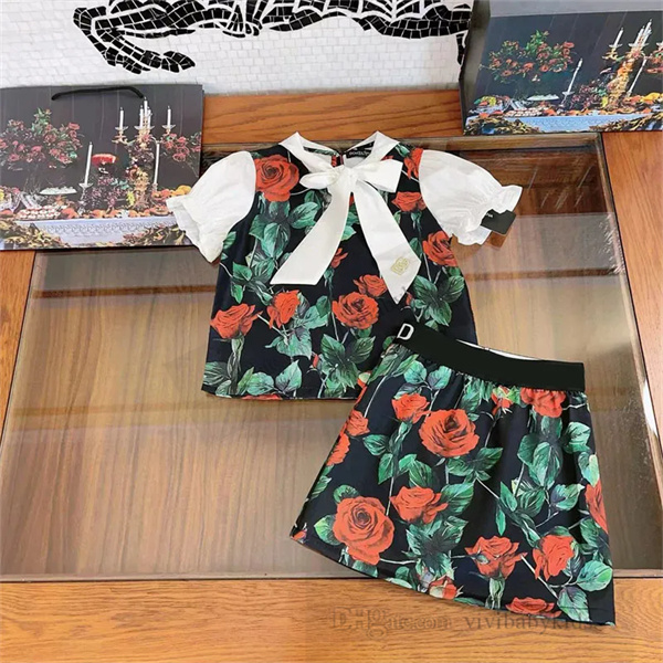 2024 Yaz Kız Giysileri Setleri Lüks Çocuklar Dantal Yay Gül Baskılı Kısa Kollu Üstler Etek Lady Style Çocuk Prenses Kıyafetleri S1118