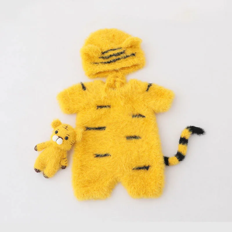 Sets Newborn Photography Costume Tiger Hat + Doll + Onesie Set Studio Photograph Props Boys And Girls Baby Photos Clothing