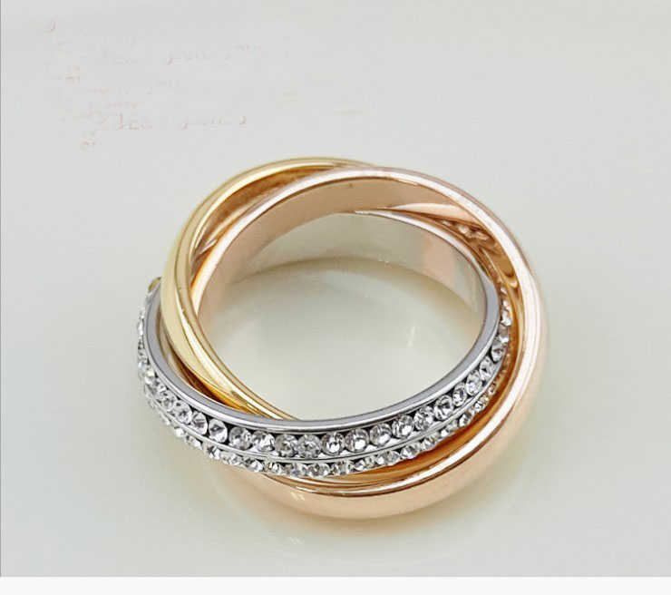 Designer charm Fashionable Carter Gold Plated Tri Color Ring with Precision Craftsmanship AA Zircon