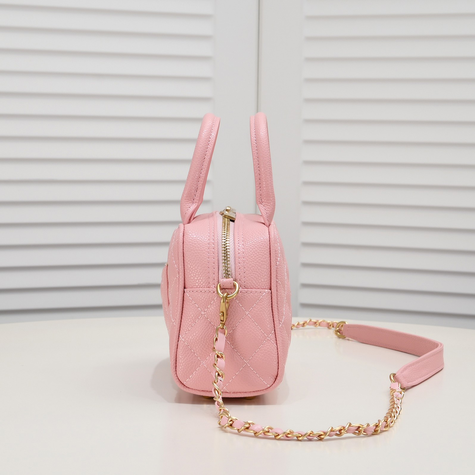 Designer leather crossbody bag New fashion high quality chain capacity space enough leisure travel shoulder bag full of temperament women's handbag