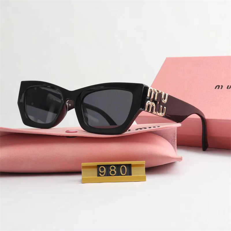 miu sunglasses luxurys designers runway glasses womens designer sunglass high quality squared eyeglasses shades femininity 127G