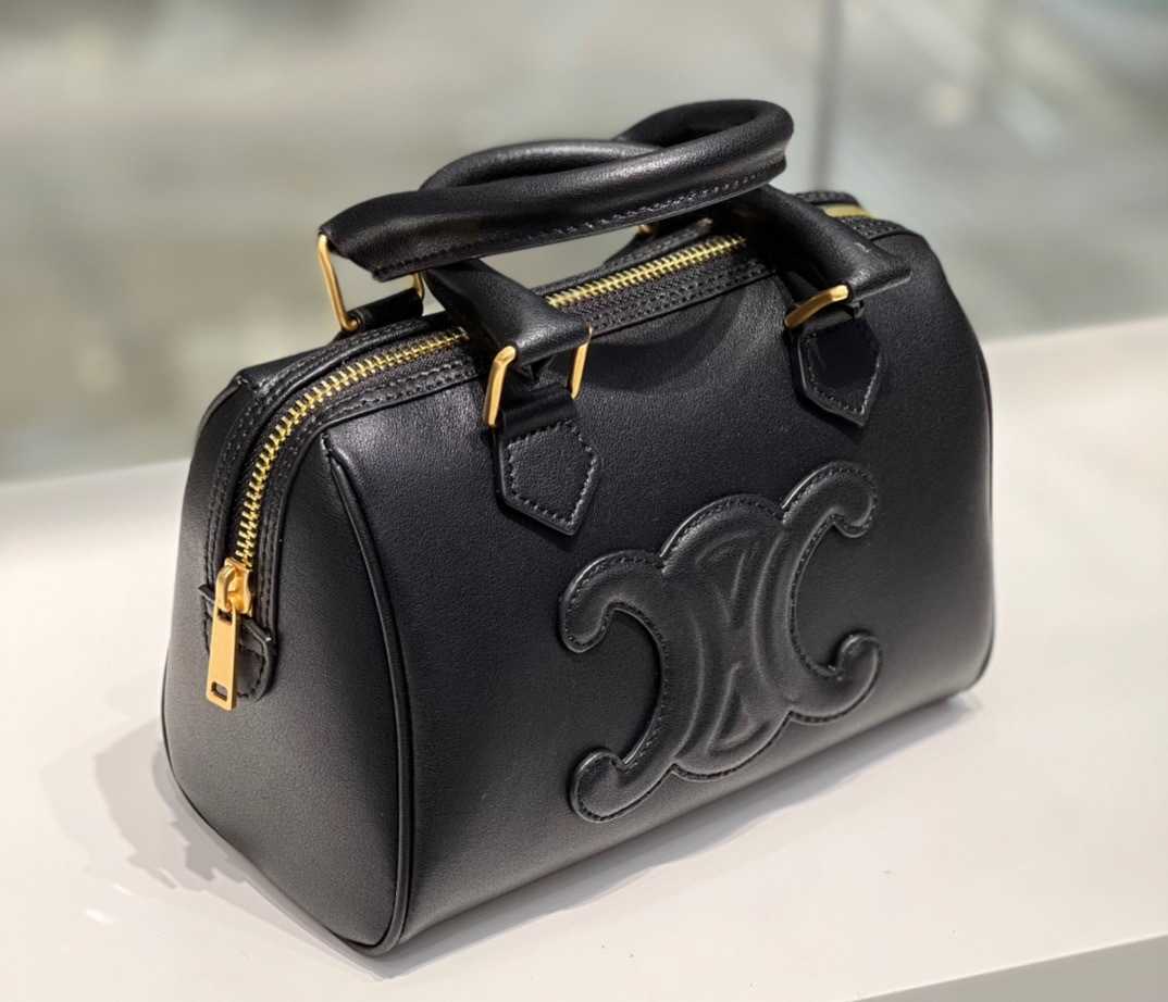 Triomphes Woman Handbag Bag Bag Crossbody Bags 2024 New Leature Leather Pilling Bowling Ball One Counter Cross Cross Breving