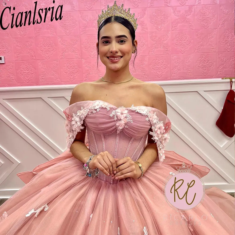 Różowe aplikacje koronkowe łuk kulki quinceanera sukienki z ramion 3D kwiaty gorset vestidos de 15 anos