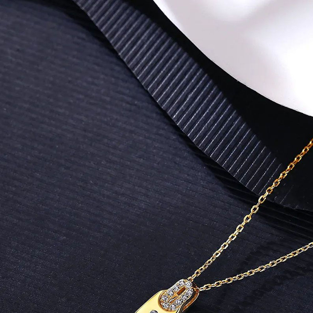 T GG Brand Luxury Shiny Zircon S925 Silver Letter Pendant Necklace Women Jewelry Korean Fashion Delicate Pill Collar Chain Necklace Accessories Gift