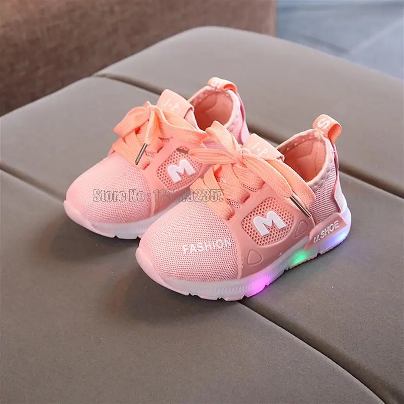 Bambini all'aperto Luminosi Ragazzo Ragazza Air Mesh Sport traspirante Corsa Baby Glow Sneaker Scarpe da bambino bambini