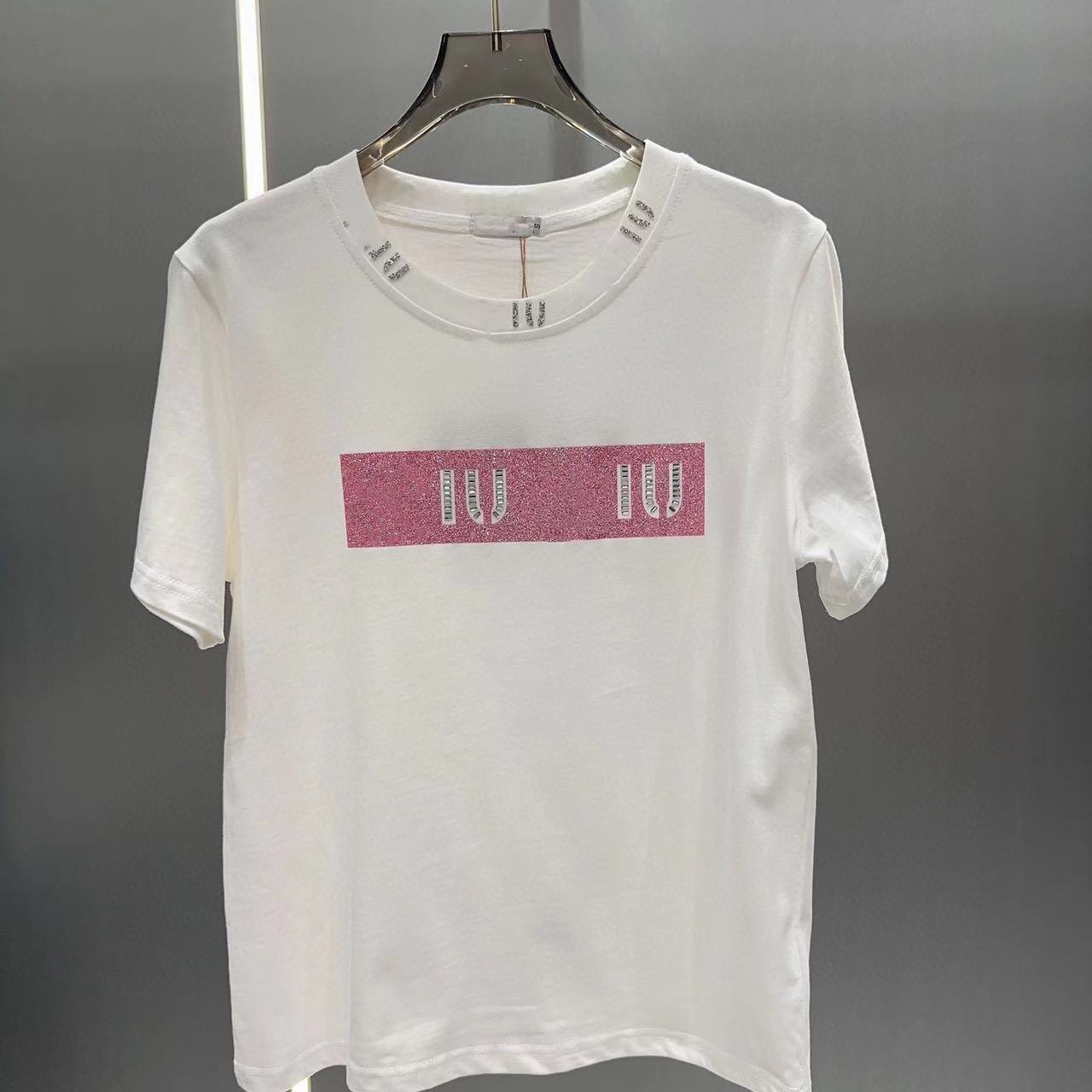 Tasarımcı Sequin Küçük Yuvarlak Boyun Şık ve Nefes Alabilir Kadın T Shirt 2024 Bahar Yeni Baskı