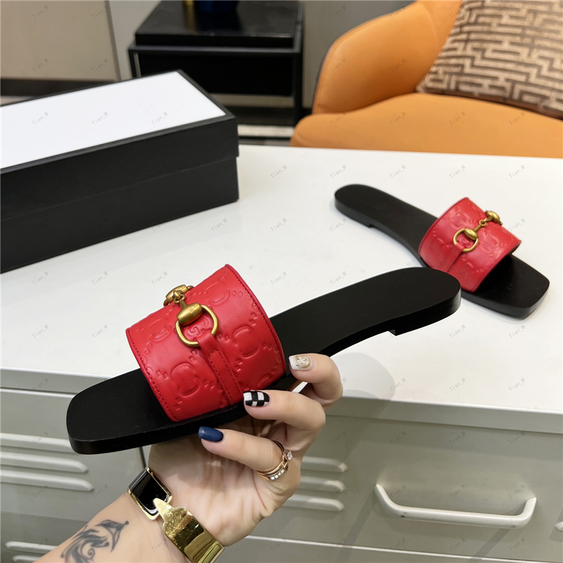 2024 HIGH Quality flat Slippers Sandals women Genuine Leather Fashion brand Luxury Designer buckle flip flops party shoes dress shoes Metal buckle