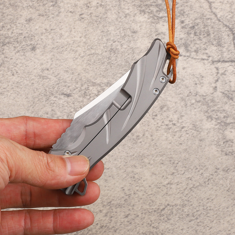 Haute qualité A2266 couteau Flipper haut de gamme M390 lame à pointe droite en satin CNC TC4 poignée en alliage de titane roulement à billes couteaux de dossier à ouverture rapide outils EDC