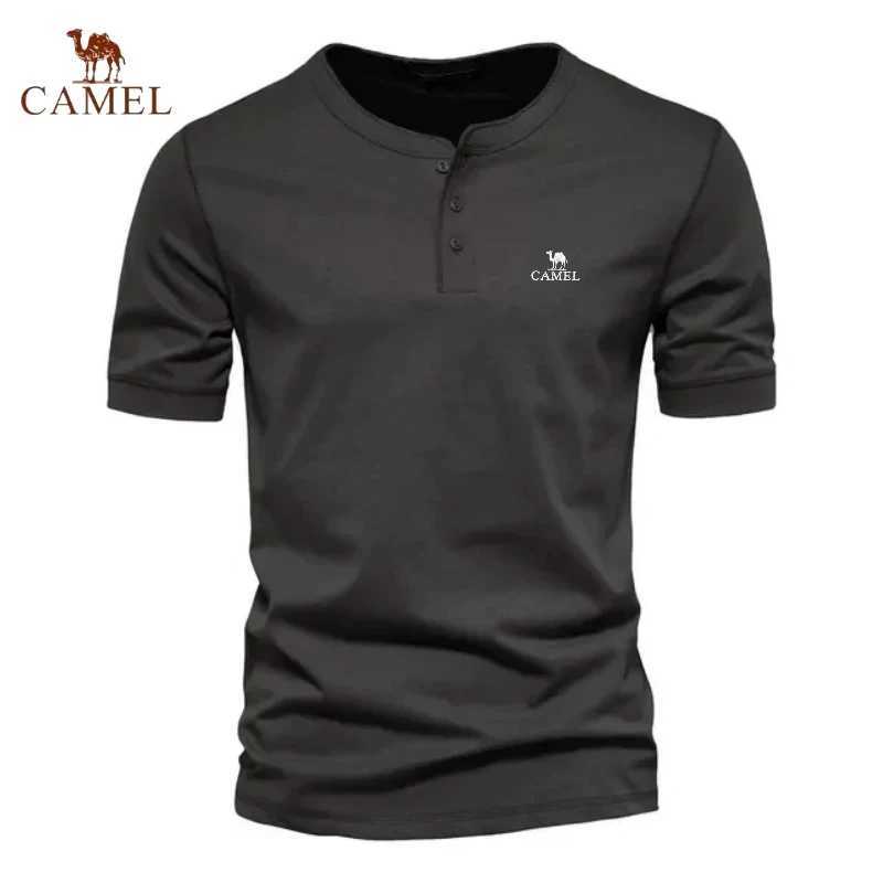 T-shirt da uomo Cam ricamata 100% puro cotone Scollo Henry da uomo moda estiva casual polo a maniche corte di alta qualità J240228