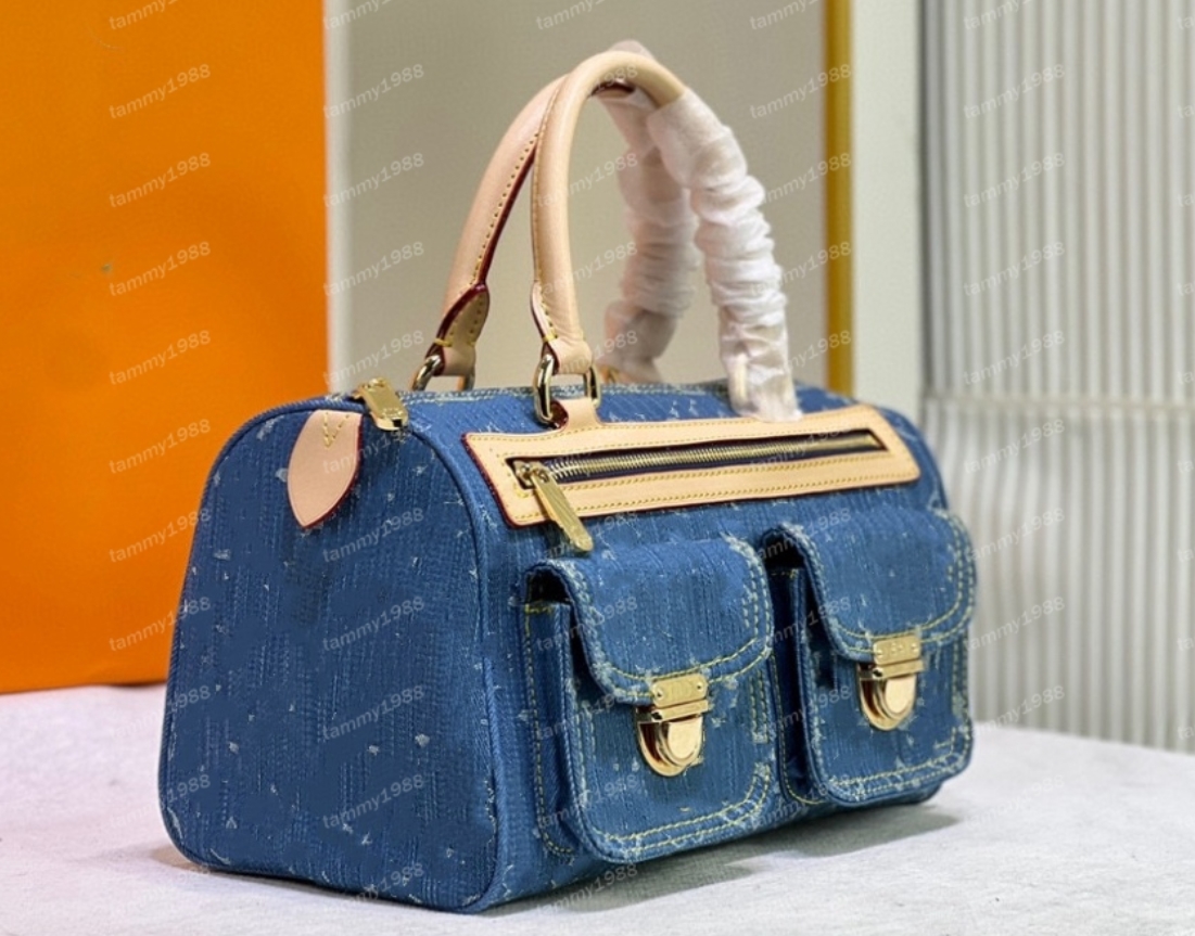 Denim Vintage Sacs à bandoulière Femmes Fourre-tout Sacs à main en toile Vieille fleur Sac sous les bras Sac à main imprimé Sac à dos Or Matériel Pochette M44472