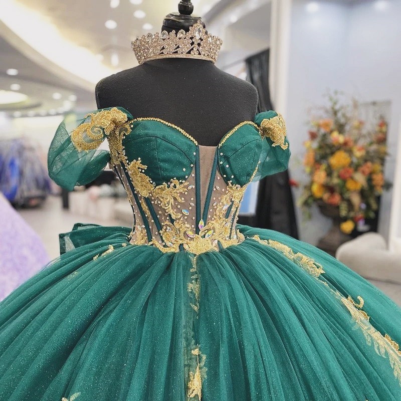 에메랄드 그린 퀸 네라 드레스 16 여자 어깨 금 오프 아플리케이