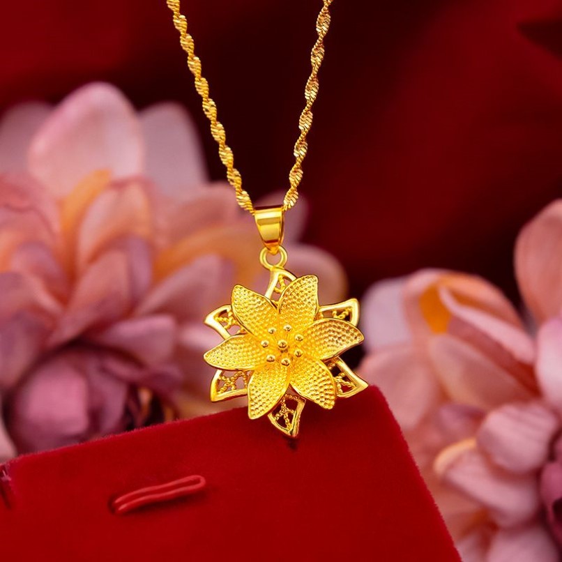 Wunderschöne Kette mit Blumenanhänger, filigran, 18 Karat Gelbgold gefüllt, Damenmodeschmuck2473