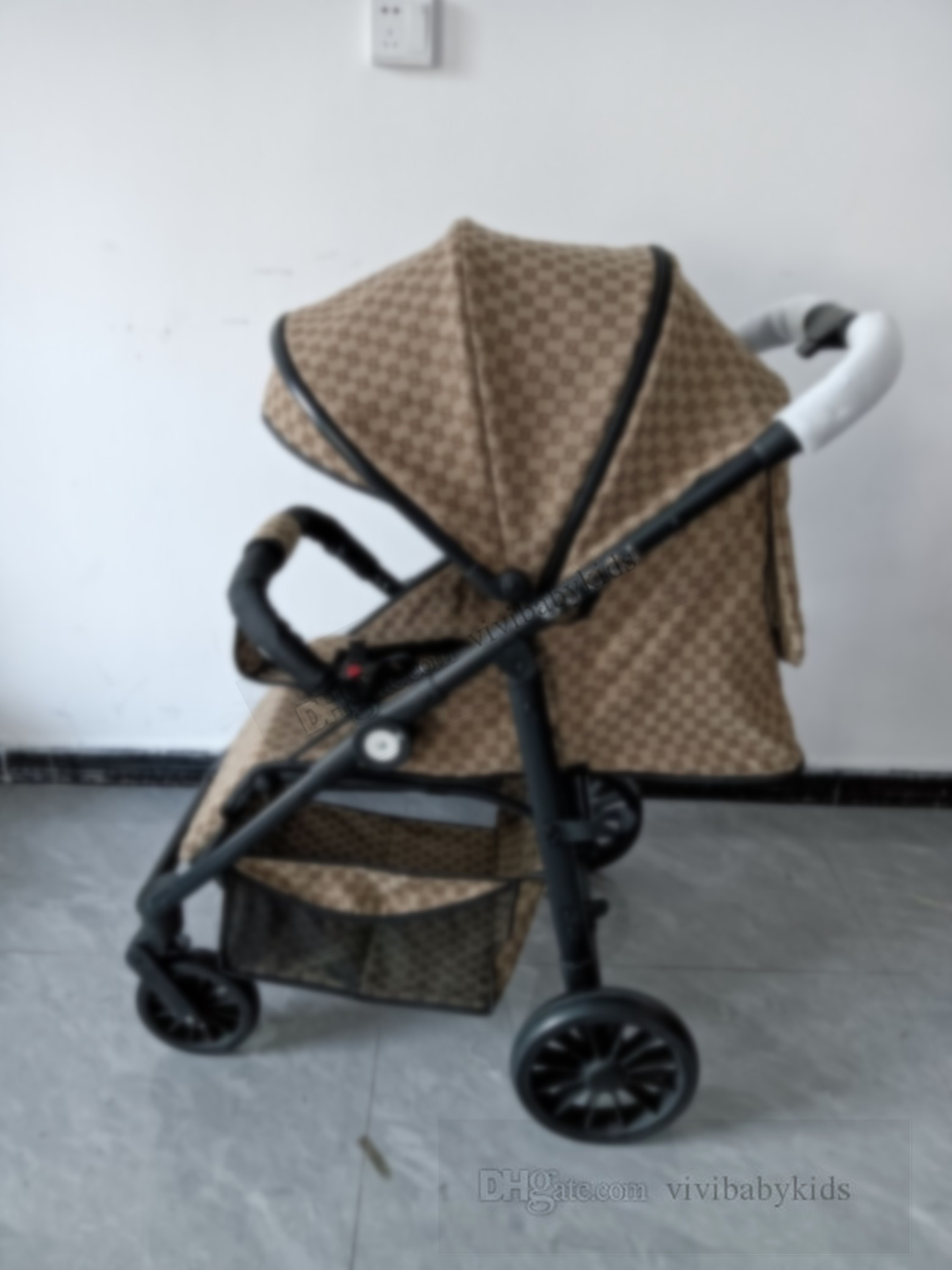 Modeontwerper Enkele kinderwagen Safety car Draagbaar reissysteem Eenvoudige kinderwagen Luxe babyverjaardagscadeau S1128