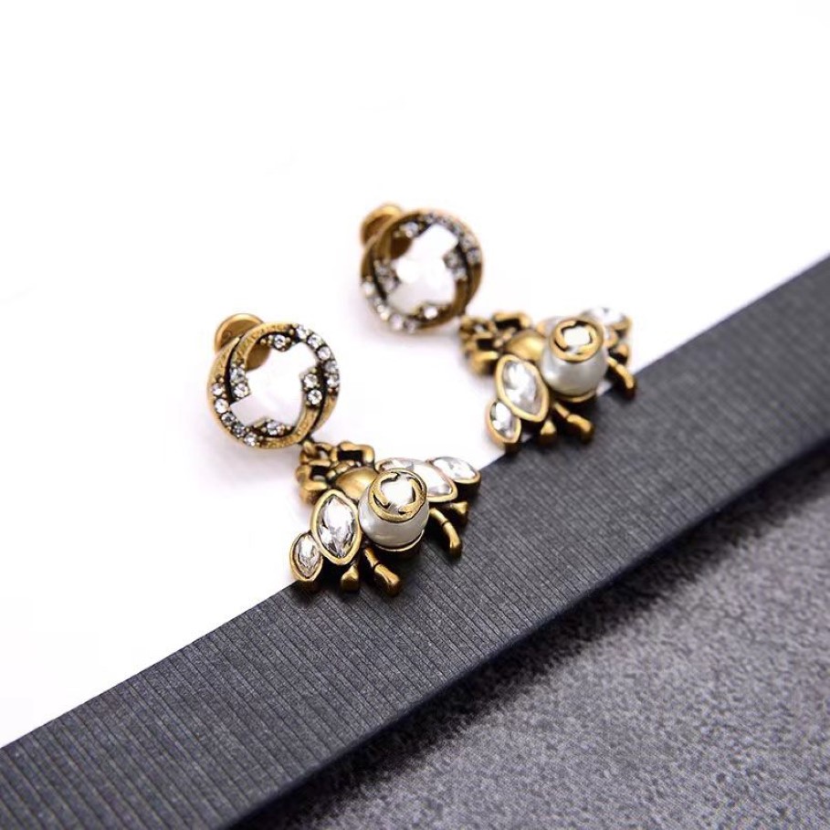 Luxur Designer Fashion Charm Earrings Ladies Bee Pendant Earrings for Women Party Lovers Gift Engagement Jewelry232L