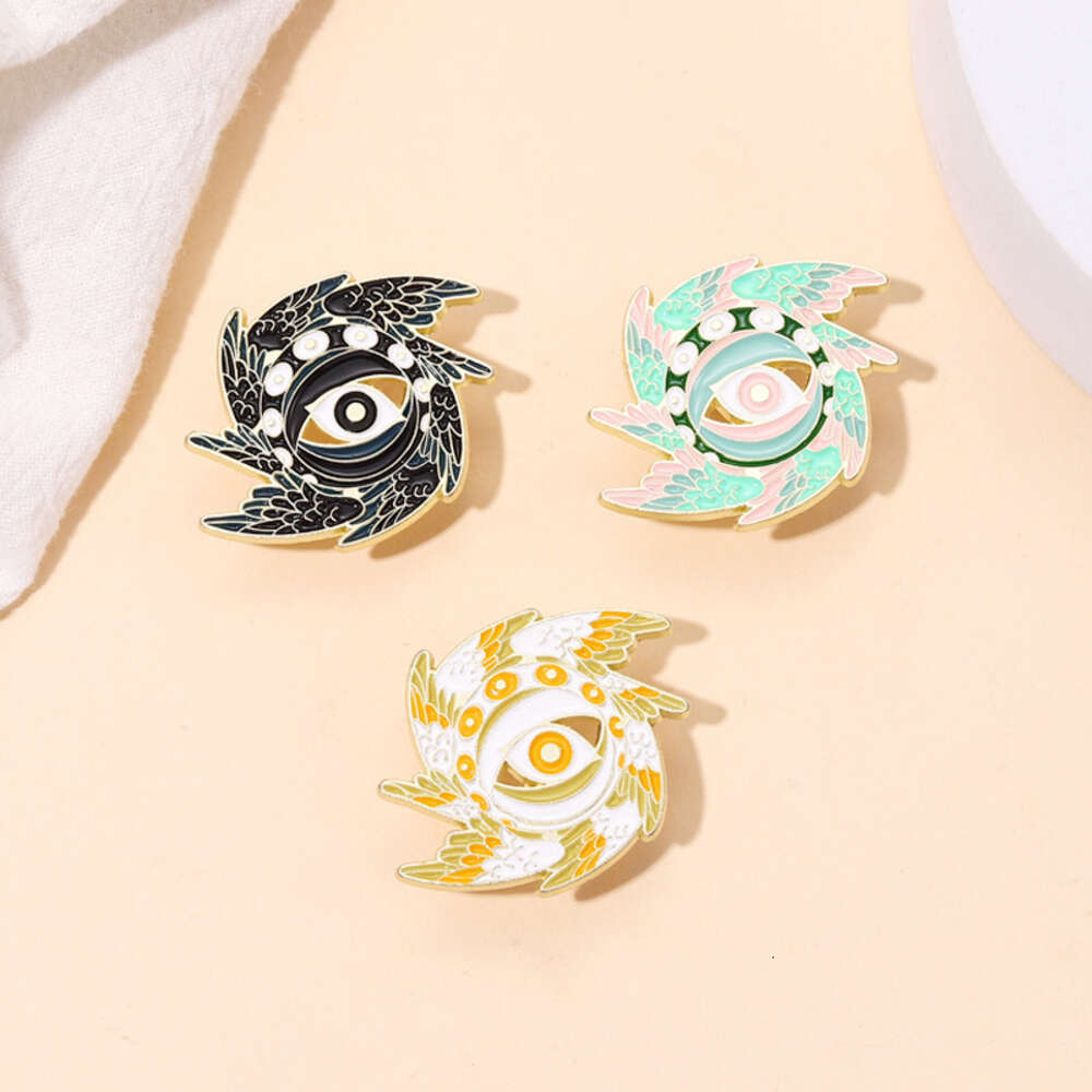 New Creative Wind and Fire Wheel Shaped Cartoon Emblem Small Jewelry Clothing Backpack Personalized Decoration Breast Flower Versatile Pins