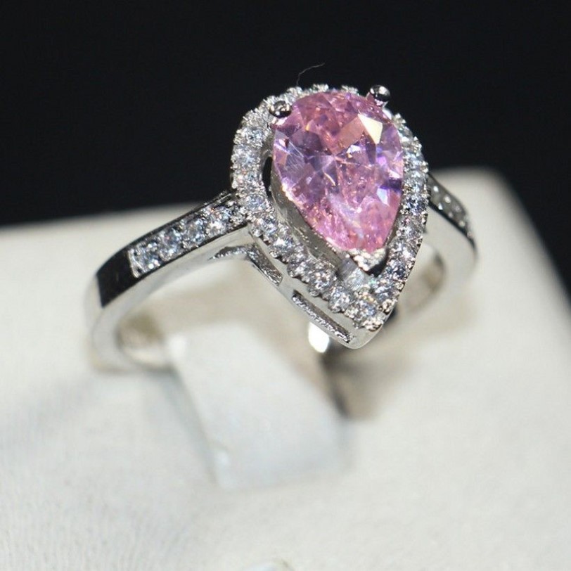 Bohemiska smycken Delikat päronformad rosa diamantringfinger mode 10kt vitt guldfylld bröllopsbrudringar för kvinnor gåva231e