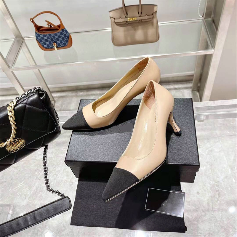 Talons hauts en cuir pour femmes Chaussures habillées pointues de mode de créateur Chaussures de soirée sexy Stiletto Chaussures habillées en peau de mouton Chaussures de travail Boîte de lacets de bateau de haute qualité