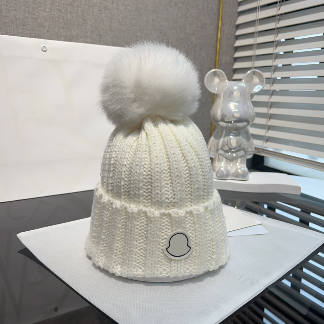 Bonnet de styliste tricoté en laine chaude pour femmes, automne et hiver, casquette de Couple, vacances en plein air, voyage, noir et blanc