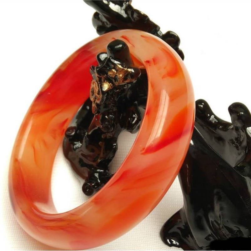 Bracelet rouge flottant en agate rouge sang de poulet pour femme