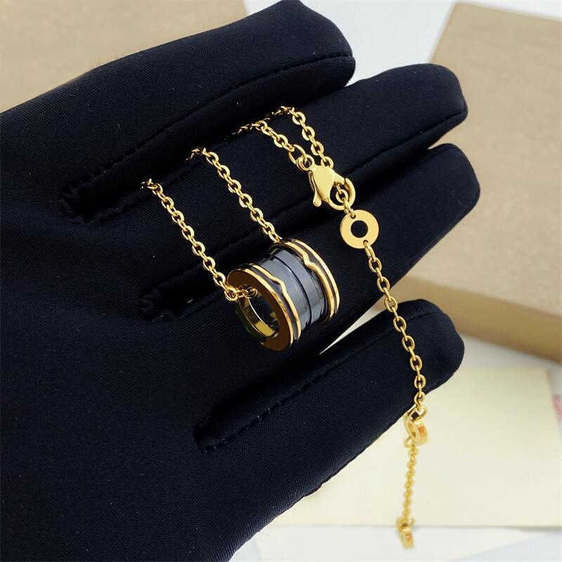 Designer Bracele Bvg Pendant Fashion High Quality Luxury Jewelry Diamond Gold Necklace Ring Accessories Clover Womentrade Treasure Home Black Drop Adhesive On