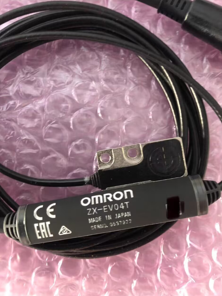 Omron ZX-EV04T ZXEV04T SMART SENSOR I BOX Märke