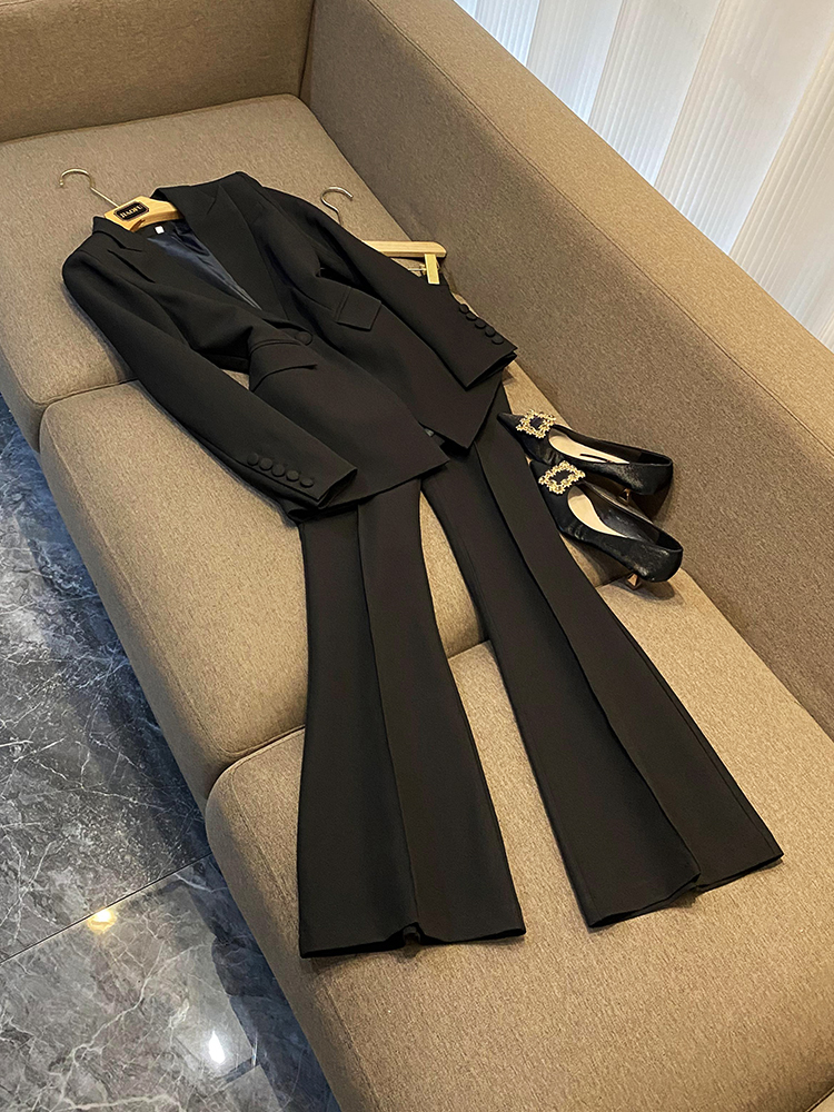 2023 Autumn White / Black Solid Color Two Set Long Sleeve hacked-Lapel Single-Breasted Blazers Flare Byxor Byxor Arbetet Set Suits O3G302262