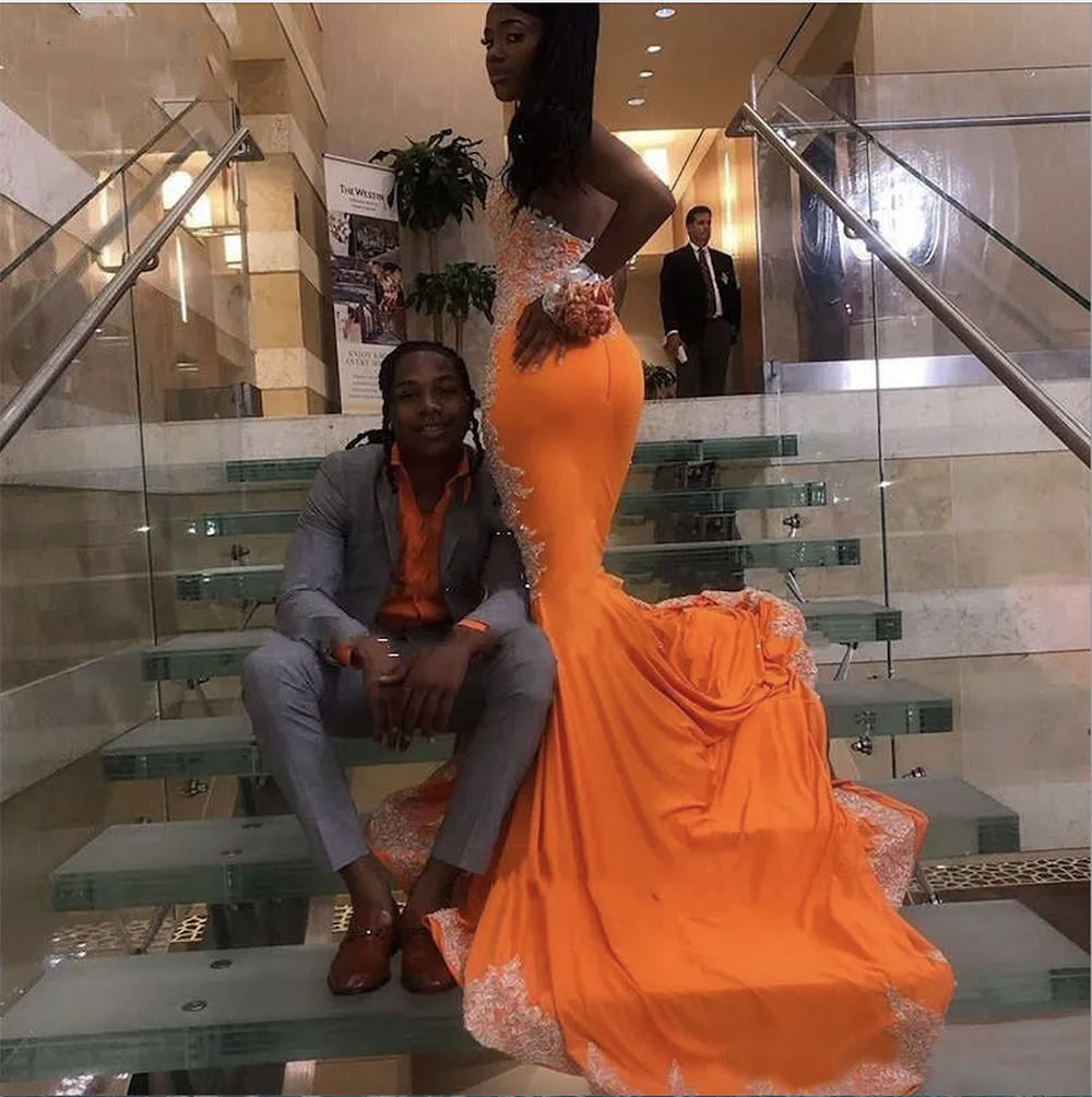 2023 Sexiga balklänningar Orange Halter Spets Appliques Crystal Beads Backless Mermaid Evening Party Gowns Special Endan Wears