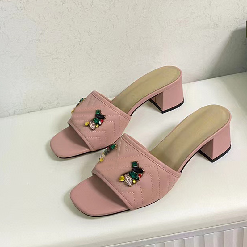 Chaussures de créateurs classiques femmes pantoufles en cuir de vachette pantoufle talons épais métal femme chaussure plage paresseux Baotou sandales perle chaussures à talons hauts grande taille 35-42 us4-us11