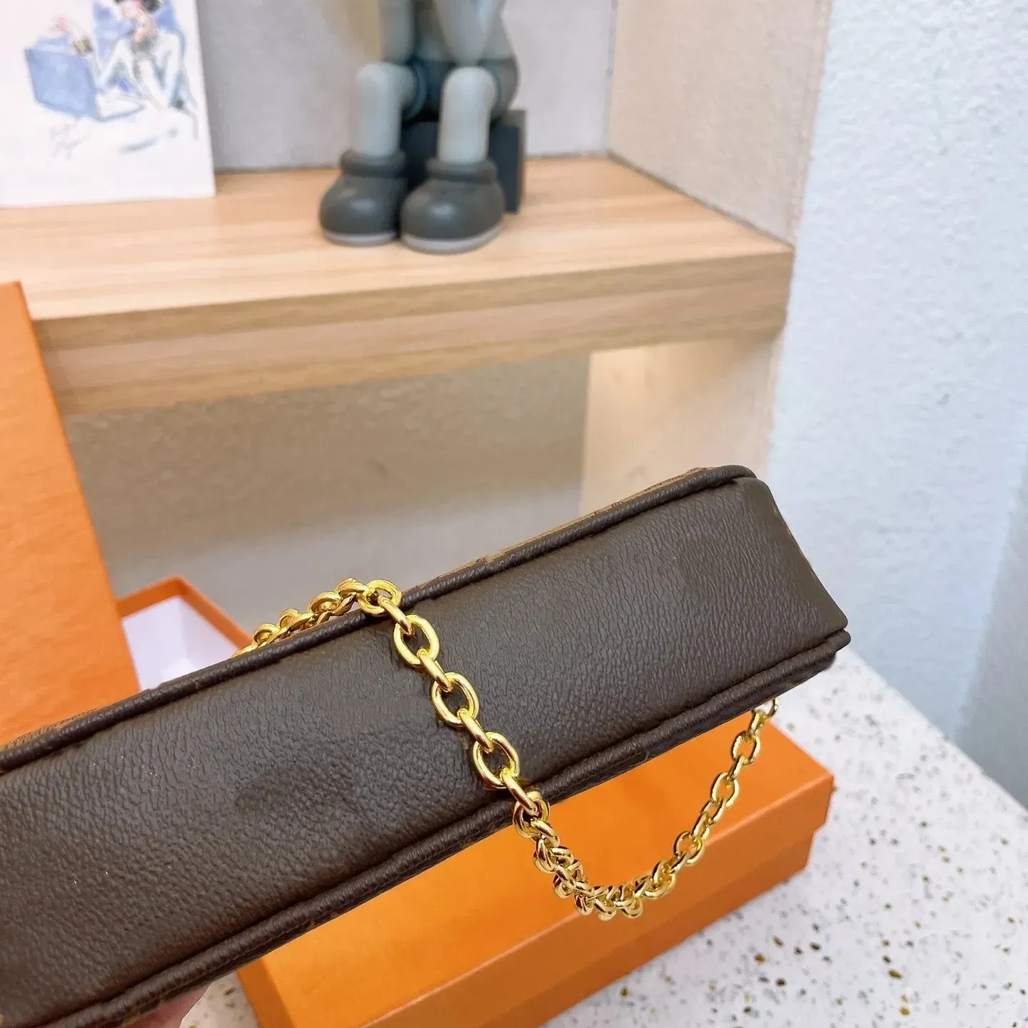 PORTEFEUILLE OP CHAIN IVY Damestassen Ontwerpers Tassen Schoudertas Mini Handtassen Pochette Accessoires Crossbody Portemonnee Dames Portemonnees Kaart m7801