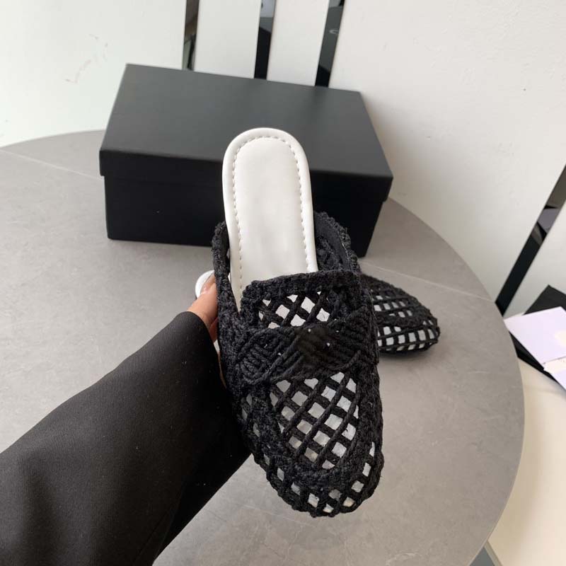 Sandały projektanci damski baotou sandały puste buty do otworów grube jedyne lekkie przeciw wsuwki oddychające kapcie