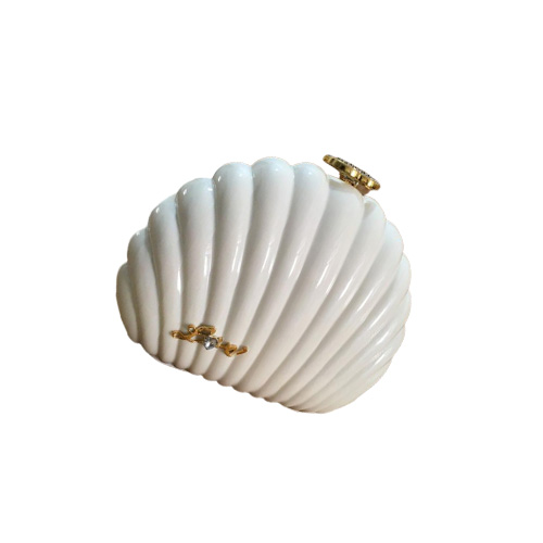 2019 New Christmas gift VIP gift handbag Elegant white pearl shell shoulder bag Women039s evening bag Deluxe gold Buckle 2046277