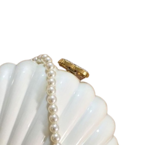 2019 Nowy świąteczny prezent VIP torebka prezentowa Elegancka biała perła skorupa torba na ramię Women039s Evenue Evenuxe Gold Bluckle 6512840