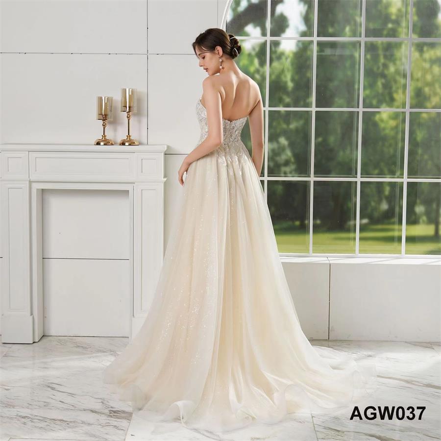 Vestidos de casamento luxuosos em linha A, sutiã pequeno com gola em forma de design slim AGW037