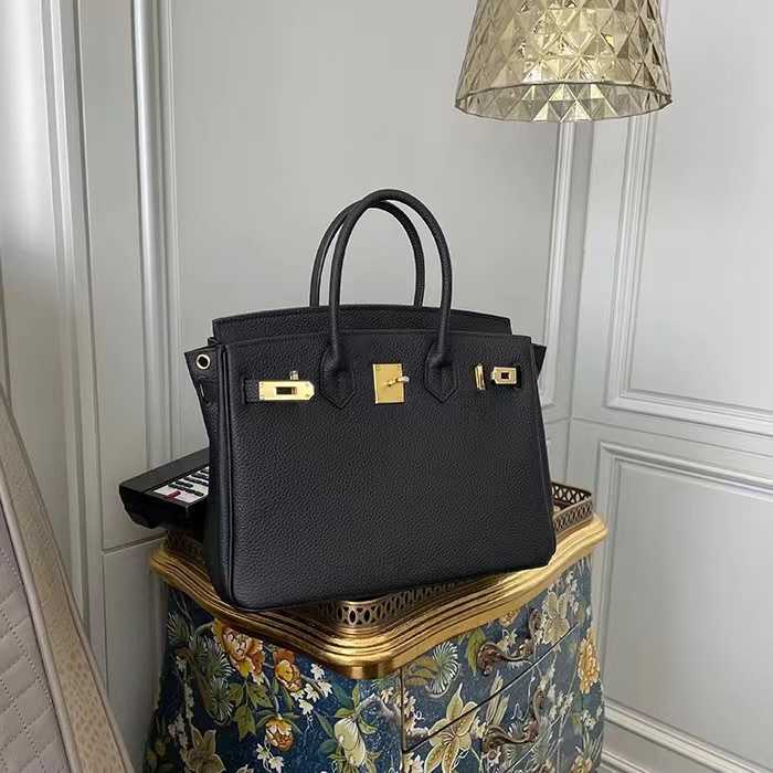 Designer Woman Handbag Versatile Bag med logotyp B K