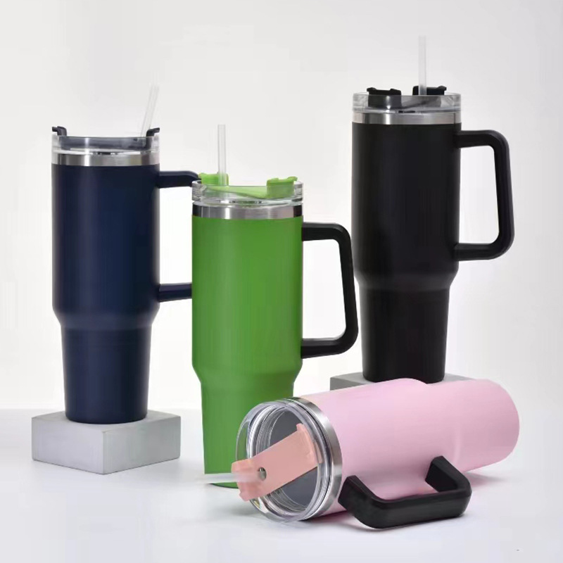 Tasse de voiture en acier inoxydable de 40oz, double couche sous vide, tasse isolante de grande capacité, tasse portable d'extérieur avec poignée en paille, bouteille d'eau