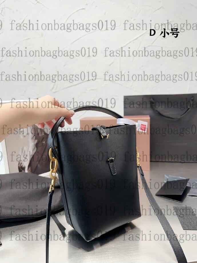 23SS LE 37 Glossy Leather Handbag Womens Designer Bucket Bag Gold Metal Single Ladies Shoulder Bags Luxury With Silver Metal LE CASSANDRE Clasps